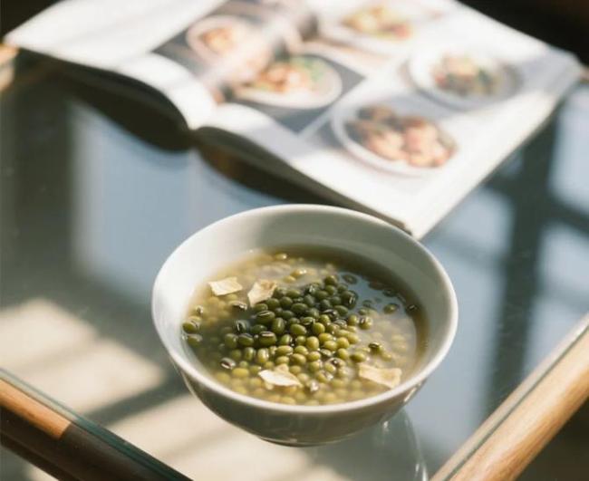 夏季绿豆汤怎么煮解暑效果翻倍？搭配金银花更佳